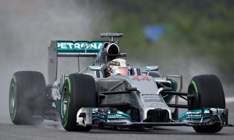 Lewis Hamilton s-a impus la Silversone