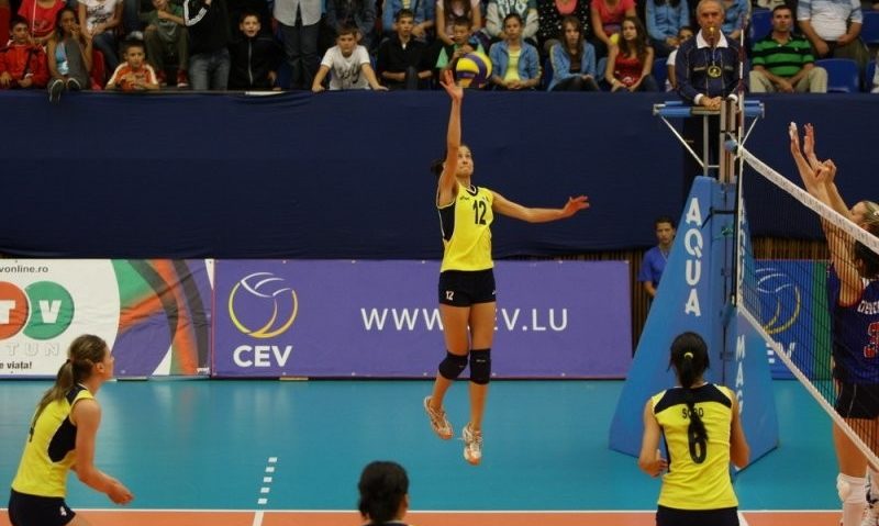 CSM Lugoj întâlneşte pe SCM U Craiova în play-off-ul Diviziei A1 de volei feminin