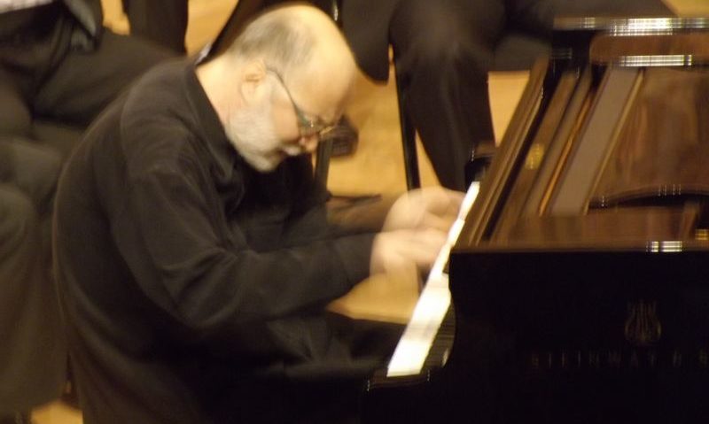 Pianistul Sorin Petrescu în recital la Reşiţa