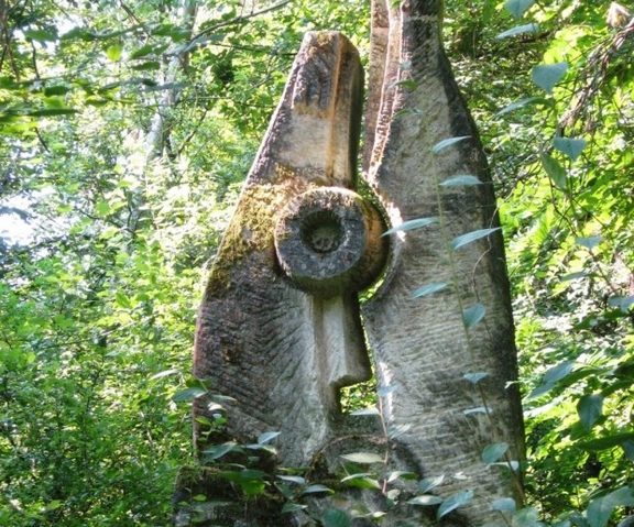 Sculpturile uriaşe de la Căsoaia valorificate turistic