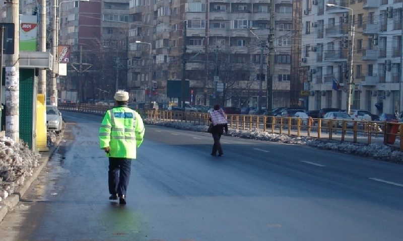 Pietoni sancţionaţi în trafic