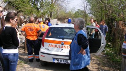 [FOTO] Un bărbat din Lugoj s-a spânzurat de tocul uşii