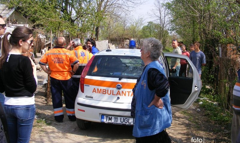 [FOTO] Un bărbat din Lugoj s-a spânzurat de tocul uşii