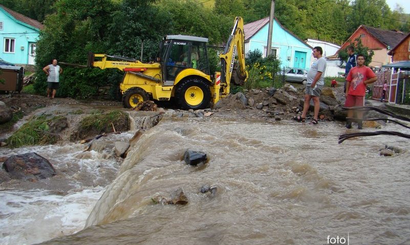 Cod portocaliu de ploi abundente în judeţul Caraş-Severin