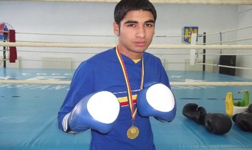 [UPDATE] Pugilistul român Arsen Mustafa este vicecampion mondial de tineret