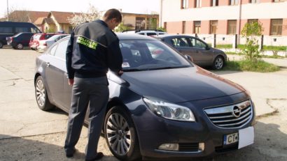 Opel Isignia oprit la Porţile de Fier