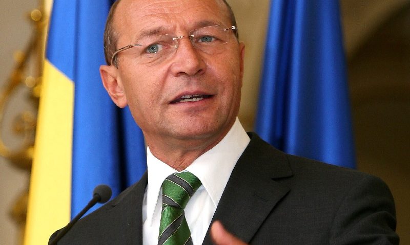 Băsescu: Terorismul îi loveşte şi pe români, chiar dacă actul de terorism nu se produce pe teritoriul ţării