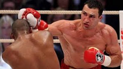 Vladimir Kliciko şi-a păstrat centurile WBA, WBO şi IBF