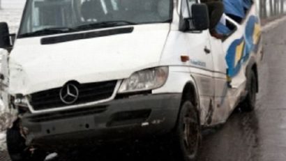 Două persoane rănite într-un accident petrecut judeţul Arad