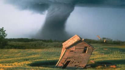 Tornade în SUA: cel puţin 12 morţi