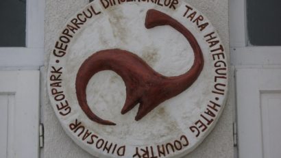 Manual de identitate vizuală pentru Geoparcul Dinozaurilor