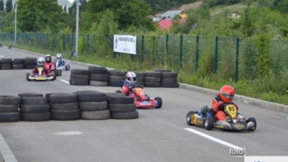 Piloţii de karting concurează la Reşiţa