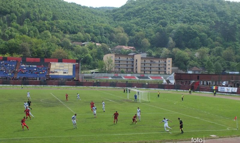 [FOTO] Metalul Reșița a pierdut acasă meciul cu CSM Râmnicu Vâlcea