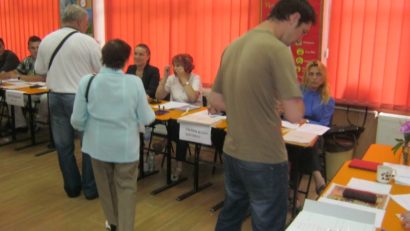 O treime dintre cărăşeni au votat până la ora 16.00