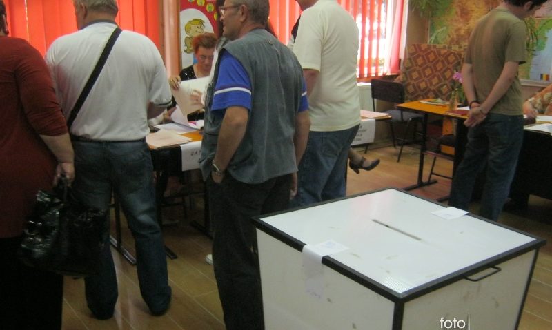 Două primării cărăşene s-au ales cu avertismente pentru că nu au actualizat listele electorale