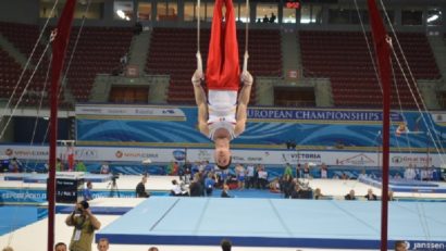 Trei calificări în finale pentru gimnaştii români la CE de la Sofia