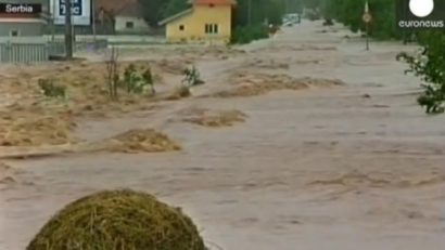 Români izolaţi de ape, în Serbia