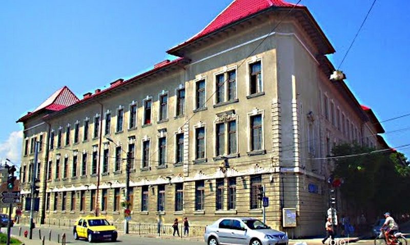 Primăria Caransebeş nu renunţă la campusul şcolar