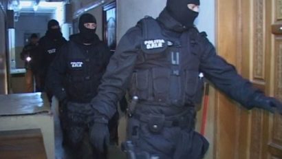 Operaţiune de amploare pentru destructurarea unei reţele de contrabandă cu ţigări