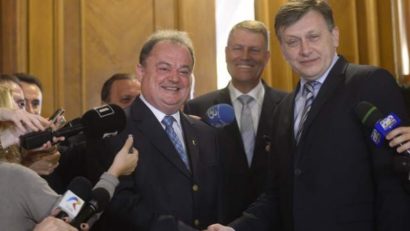 Moţiune de cenzură iniţiată de PNL şi PDL, dezbătută de Senat