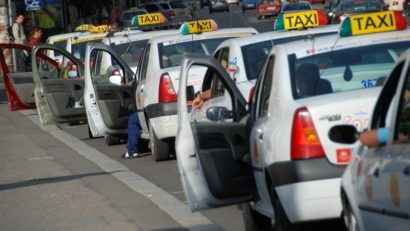 Peste 100 de locuri noi pentru taximetriştii deveni