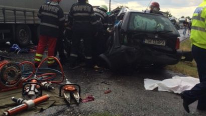 Accident rutier pe DN7. Două persoane au murit, iar alte patru sunt rănite