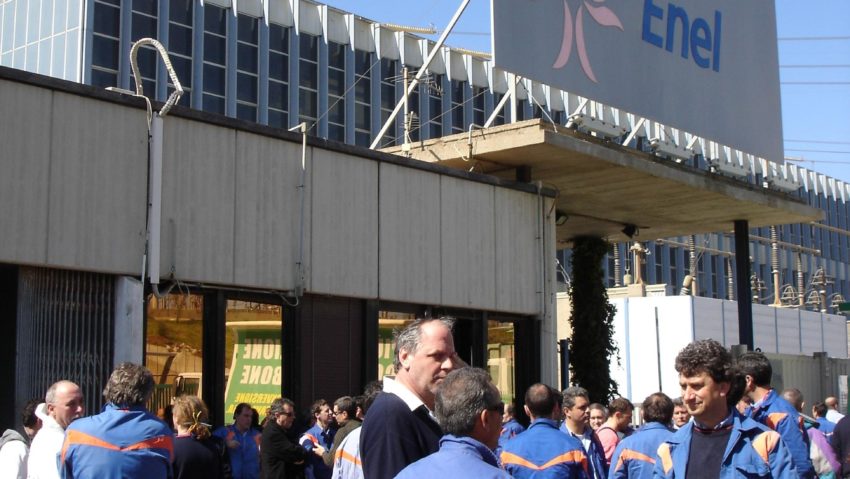 Conducerea ENEL cercetată în stare de libertate