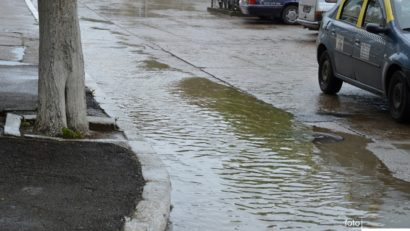 Autorităţile din Caransebeş iau măsuri împotriva inundaţiilor