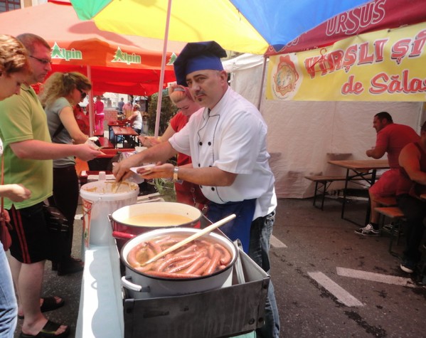 De Rusalii, festivalul virşlilor la Deva şi Hunedoara