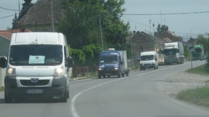 [FOTO] „Ajută ca să ajut!” – Echipa RRR prezentă în zonele calamitate din Serbia