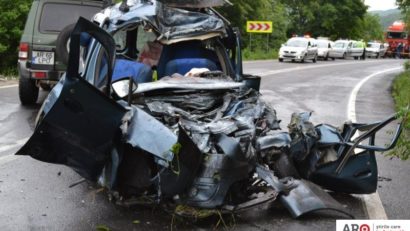 [FOTO – VIDEO] Accident grav pe DN7. Două persoane au decedat, iar una a fost grav rănită