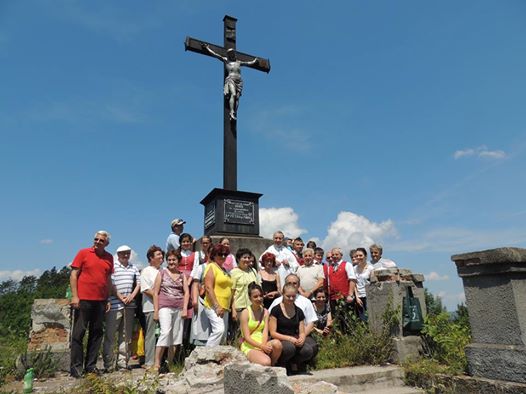 De mai bine de un secol, Crucea Hergloz, veghează oraşul de pe Bârzava