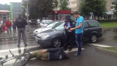 [FOTO] Biciclist accidentat grav în Reșița