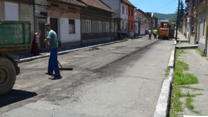 Strada Traian Doda din Caransebeș, împărțită în două