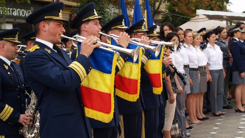 [FOTO] Poliţiştii de frontieră au ieşit în stradă, de ziua lor