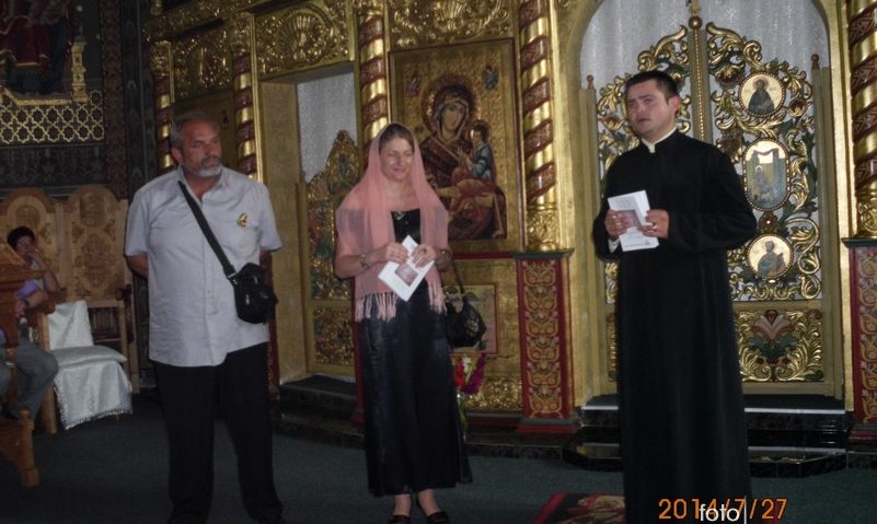 [FOTO] Lansare de carte după Liturghie