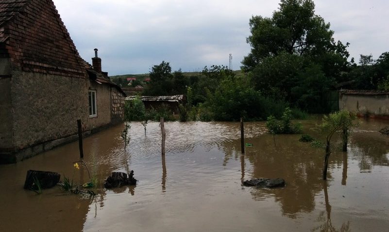 Pericol de inundație în localitatea Denta