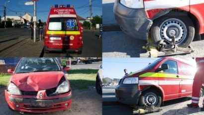 Ambulanţă SMURD implicată într-un accident rutier