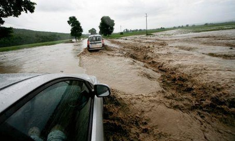 [FOTO] Ploile au făcut prăpăd în Caraş-Severin