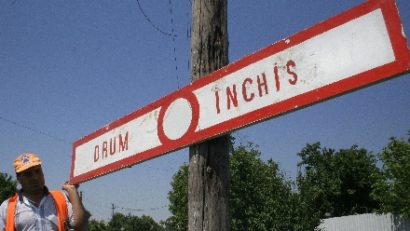 Circulaţie închisă pe un drum din vestul ţării. Măsura a fost luată din „cauza” unei sărbători