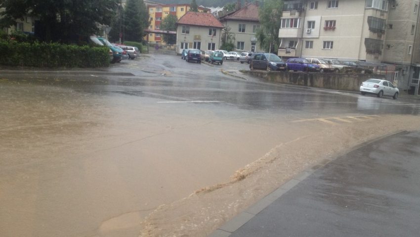 Judeţul Caraş-Severin nu a scăpat de vremea rea