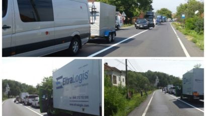 Trafic blocat la Săvârşin din cauza unui accident rutier