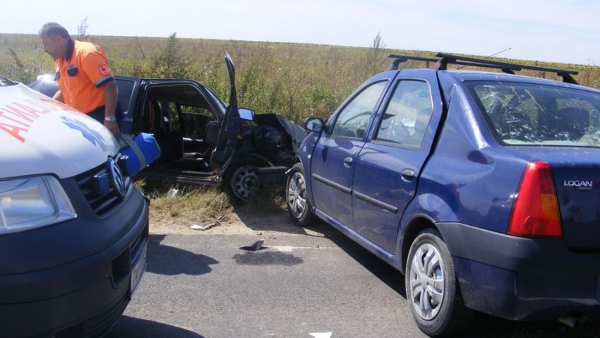 Accident pe şoseaua Timişoara – Lugoj, după ce o maşină a intrat pe contrasens!