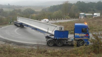 Transport agabaritic pe DN7. Circulaţia rutieră va fi întreruptă temporar pe unele sectoare de drum