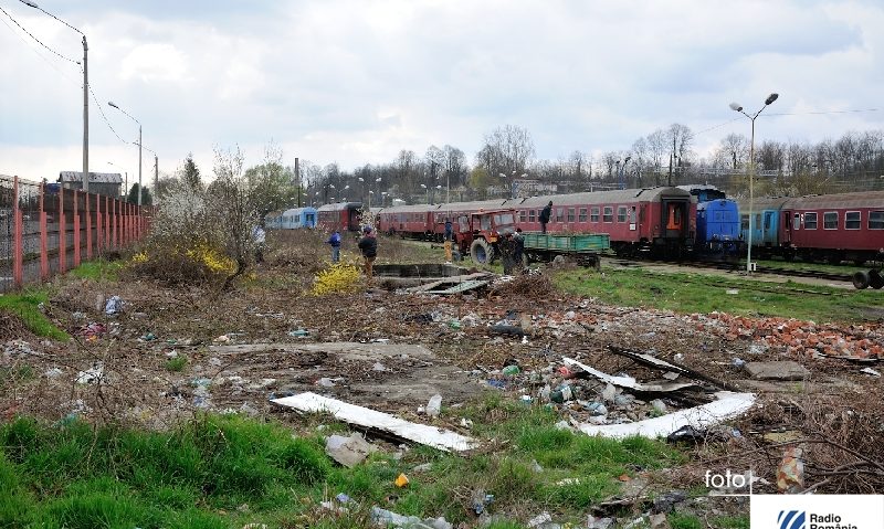 Molozul se depozitează într-o zonă amenajată