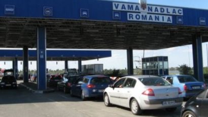 74 de migranţi ascunşi într-un automarfar, depistaţi la frontiera Nădlac