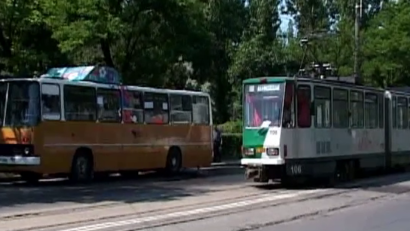 De luni, 25 august tramvaiele şi autobuzele vor circula altfel