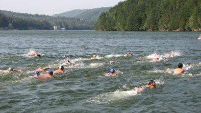 Concurs de înot pe Lacul Surduc