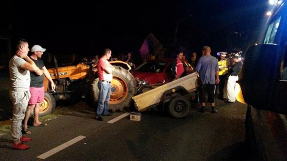 Grav accident între Timişoara şi Lugoj. Un jandarm a intrat în plin într-un tractor