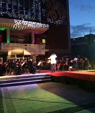 [FOTO] Concert de excepţie în centrul civic al Reşiţei, în faţa unui public numeros